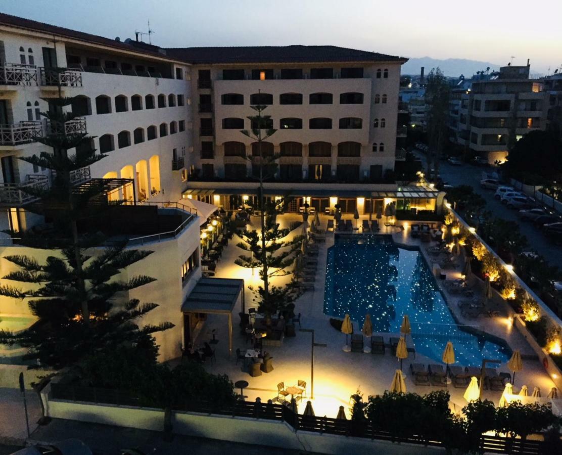 Sol & Mare - Beach Front Rethimnon Buitenkant foto