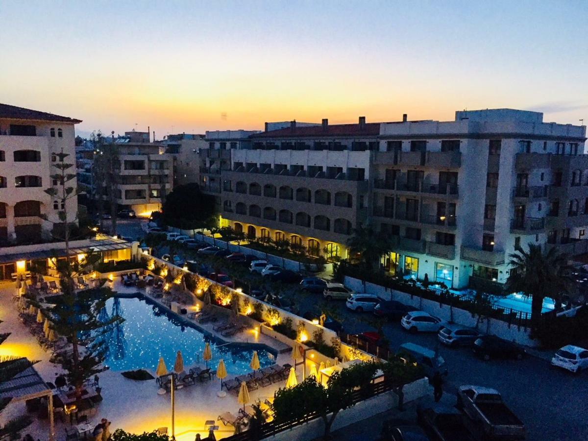 Sol & Mare - Beach Front Rethimnon Buitenkant foto